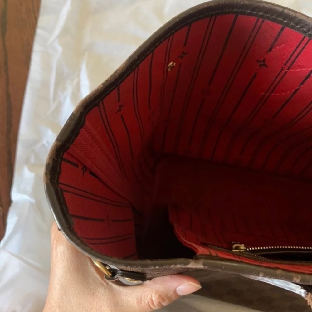 Louis Vuitton Neverfull MM - Picture 8 of 16